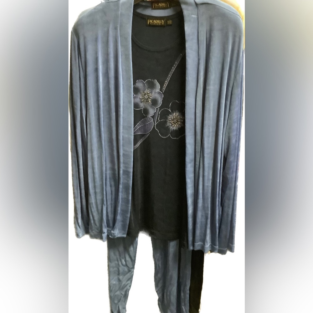 NWT Picadilly light cornflower blue 3 piece suit